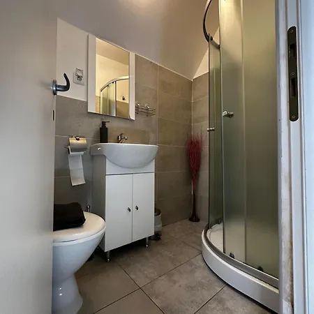 Ana Konukevi Kaloşvar